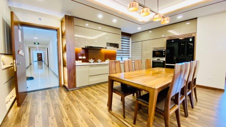 Cho thuê căn 4 ngủ, 130m², nội thất cao cấp, 22 triệu/tháng, CC Imperia Garden 143 Nguyễn Tuân