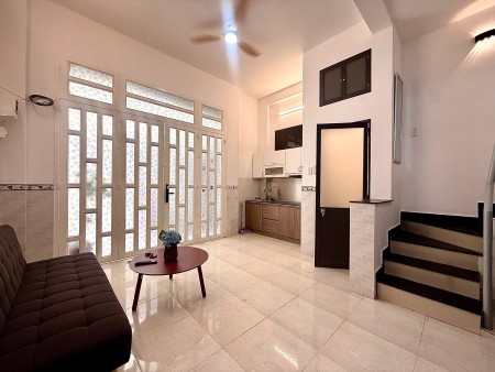 Cho thuê căn hộ 1PN 2WC Balcony sân vườn ngay chợ Tân Định - Hồ con rùa - CV Lê Văn Tám