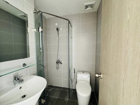 Căn hộ 2p ngủ, 2wc, Chung cư Âu cơ giá 10tr5/tháng