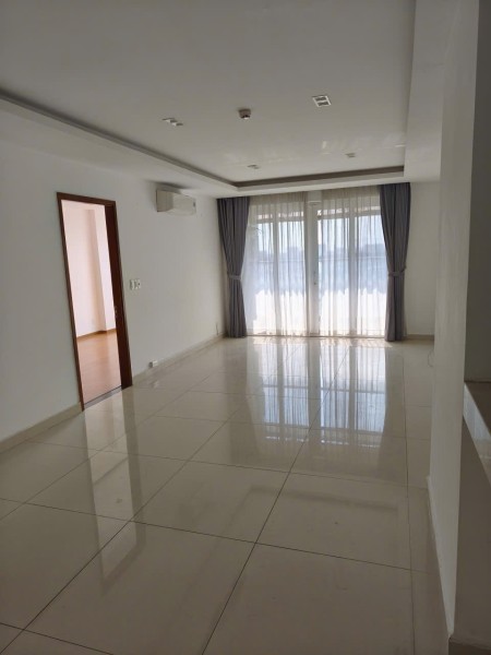 Cho thuê căn hộ Sky Center Phổ Quang 3PN3WC-129m2 giá 18tr/th còn TL. LH 0932 192 028-Ms.Mai