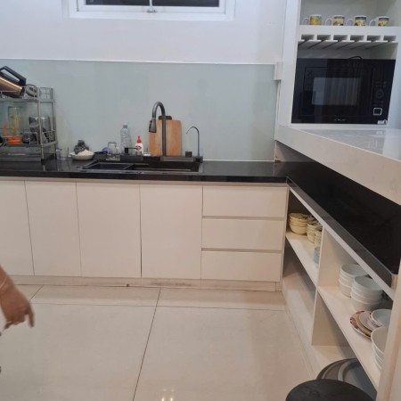 Cho thuê căn hộ Sky Center Phổ Quang 3PN-3WC-130m2 giá 18tr/th, ở ngay. LH 0932 192 028-Ms.Mai