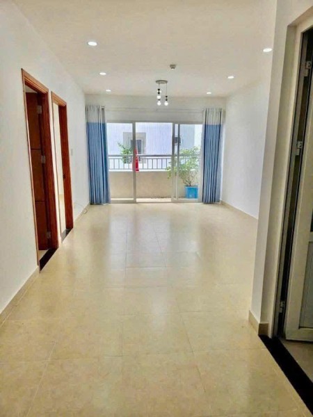 Chung cư Bàu Cát, Hồng Lạc, TB: 2p ngủ, 75m2, ban công, 10tr/th