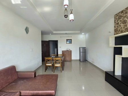 Cho thuê 2PN Mỹ An 73m tầng trung hướng Nam, đủ nội thất