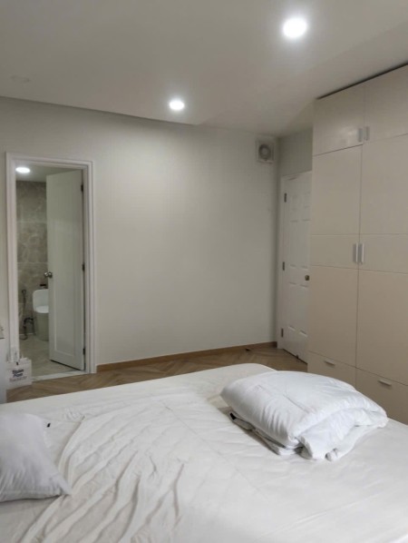 Cho thuê căn hộ 3p ngủ C/c Phúc Yên giá 11tr/th. có nội thất