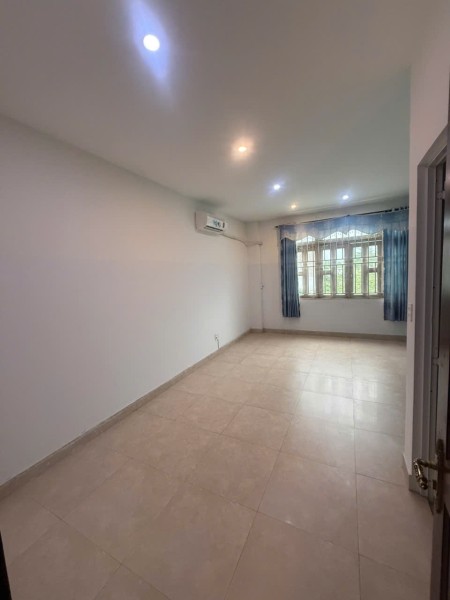 CHO THUÊ PHÒNG 30M2 , KHU DÂN TRÍ CAO, YÊN TĨNH, ÁNH SÁNG TRÀN PHÒNG - KO CẦN DÙNG ĐIỆN CẢ NGÀY