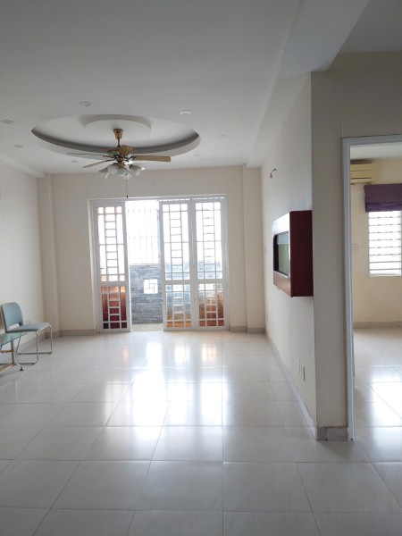 Cho thuê 12trd Căn góc 82m2, 2PN, block B có thang máy – 590 CMT8 Q.3 (đối diện CV Lê Thị Riêng)