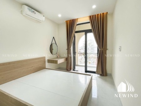 Cho thuê căn hộ đường số 79, quận 7, có ban công cửa sổ. Nhận cho thuê ngắn hạn/ dài hạn