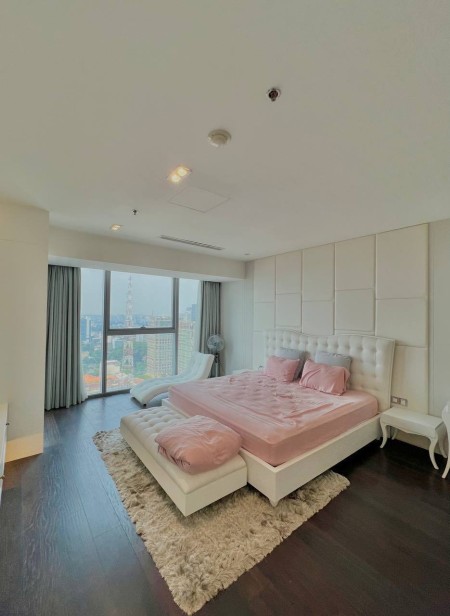 English below_Cho thuê căn hộ Vincom Đồng Khởi TT Quận 1 - 2PN (167m2) chỉ 118trtr/tháng.