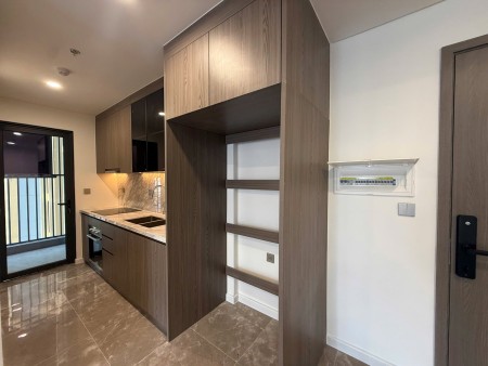 Sáng mở cửa là thấy hồ: căn 2PN2WC Masteri West Heights tầng trung, full đồ, có lot để ô tô