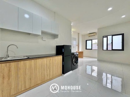 Studio full nội thất có ban công ngay trung tâm Tân Bình