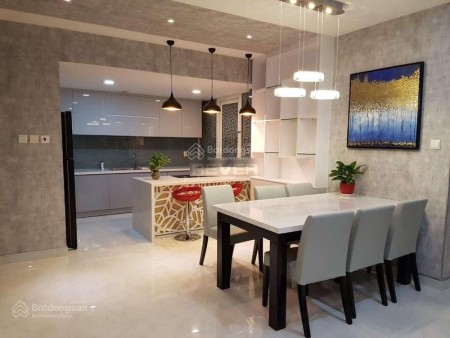 Cho thuê căn hộ Saigon Pearl, 3 phòng ngủ, view thoáng mát, nội thất cao cấo giá 28 triệu/tháng