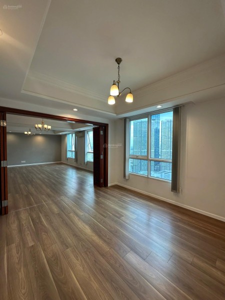 Cho thuê căn hộ 2 phòng ngủ lầu cao view đẹp, nhà mới rộng giá 22 triệu/tháng