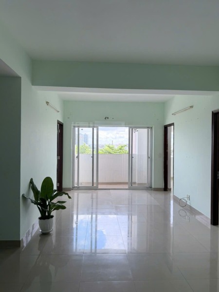 Căn góc Thái Sơn 81m2 (3PN 2WC) giá rẻ 8tr/tháng, ban công thoáng mát