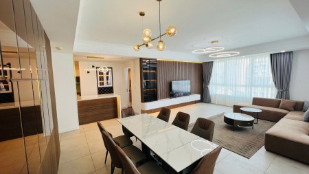 Cho thuê căn hộ 3 phòng ngủ, lầu cao view sông và Bitexco, nội thất cao cấp giá chỉ 32 triệu/tháng
