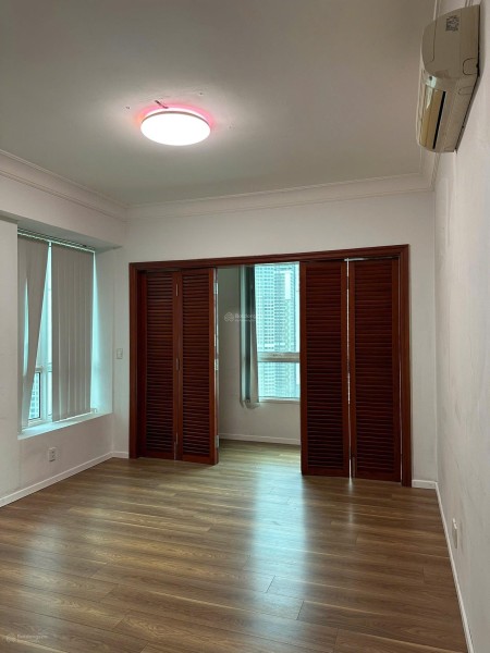 Cho thuê 2 phòng ngủ, nội thất cơ bản, khách vừa ở vừa làm văn phòng được giá 15.5 triệu/tháng