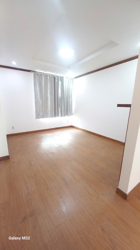 Cần cho thuê căn hộ Giai Việt -Tạ Quang Bửu , phường Chánh Hưng. Q8