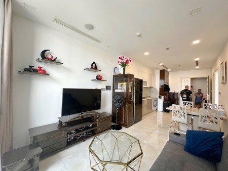 1PN View Đẹp Vinhomes Golden River – Chỉ Xách Vali Vào Ở