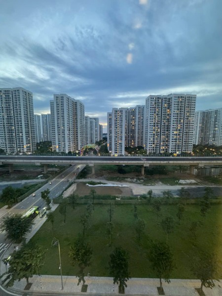 CHÍNH CHỦ CHO THUÊ CĂN HỘ 3PN – 2WC TẠI GH02 VINHOMES GRAND PARK