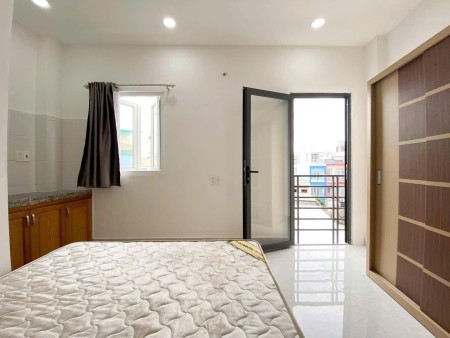 CHO THUÊ CĂN HỘ BAN CÔNG – CỬA SỔ LỚN QUẬN 10