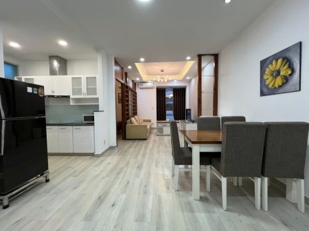 Cho thuê căn hộ saigonres Plaza 3PN nội thất cao cấp giá 16 Tr/th.