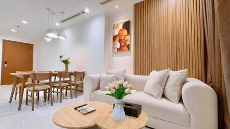 Cho thuê căn hộ Vinhomes Central Park, 2 phòng ngủ, nội thất cao cấp giá 23 triệu/tháng