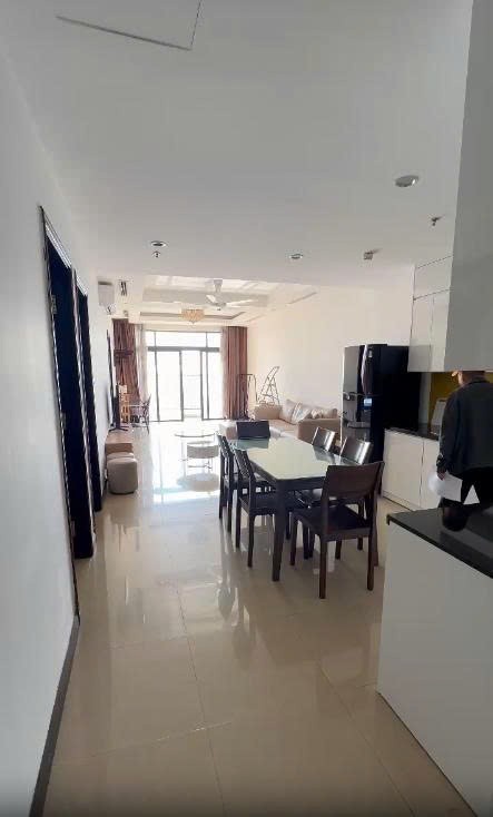 Cho thuê căn hộ Royal City R4, Tầng Trung, View đẹp