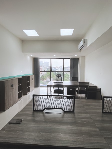 Trống sẵn cho thuê văn phòng full nội thất 43m2 The Sun Avenue