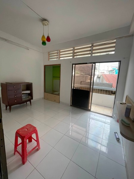 Chung cư Đất Thánh cho thuê căn thang bộ lầu 2 1PN giá thuê 7tr5/tháng