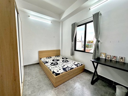 Cho thuê căn hộ full nội thất cửa sổ lớn - Nguyễn Xí Hàng Xanh Ung Văn Khiêm - Q1 Q2 Thủ Đức
