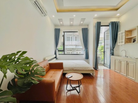 Cho Thuê Căn Hộ Ban Công Tphcm Full Nội Thất Đào Duy Anh, Phú Nhuận gần Quận 1, Quận 3, nhà ga T3.