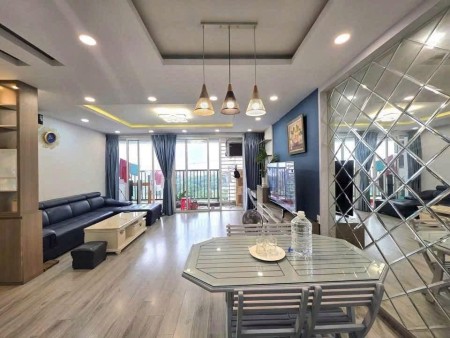 Cộng Hòa Garden-3PN Căn góc sẵn nội thất, 106m2, giá 16 tr/th nhận nhà liền.