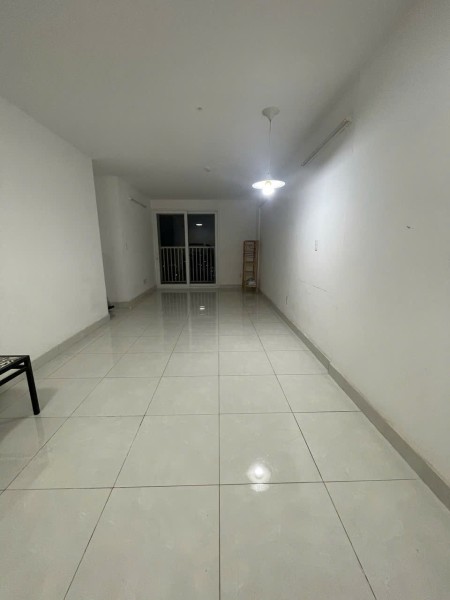 Cần cho thuê căn hộ Tara số 1A đường Tạ Quang Bửu P6 Q8 DT 90m2, 3PN