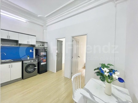 Cho thuê căn hộ 2PN Hàng Xanh - Full nội thất cửa sổ bếp riêng máy giặt riêng - Tiện di chuyển Q1 Q2