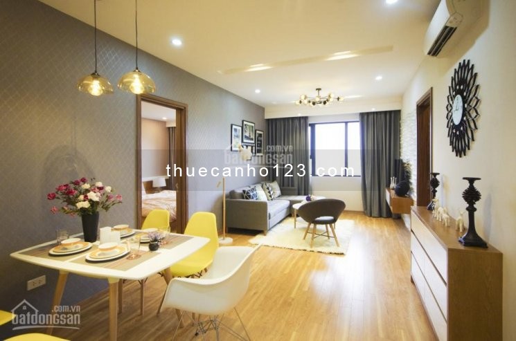 Cho thuê căn hộ 2 PN, tầng cao cc Rivera Park, giá 16 triệu/tháng, LJCC