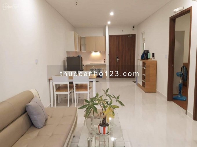 Trống căn hộ trộng 70m2, 2 PN, có ban công, cc D-Vela, cho thuê giá 11 triệu/tháng