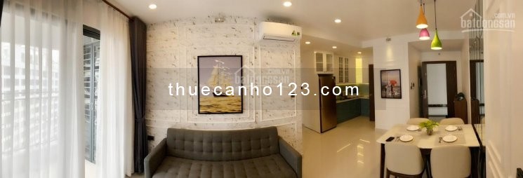 Cho thuê căn hộ view hồ bơi cc Saigon Royal, dtsd 82m2, 2 PN, giá 20 triệu/tháng