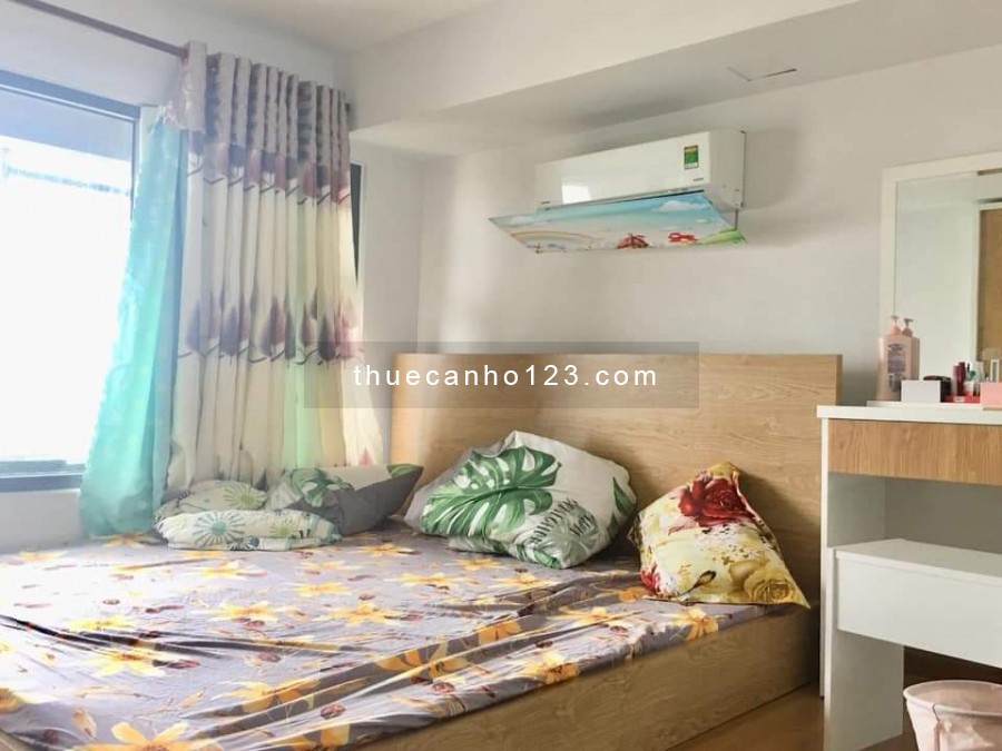 Cho thuê căn hộ 1 phòng ngủ, có sẵn nội thất.bancon view LM81. Giá 8.5 tr/th. O9I886O3O4