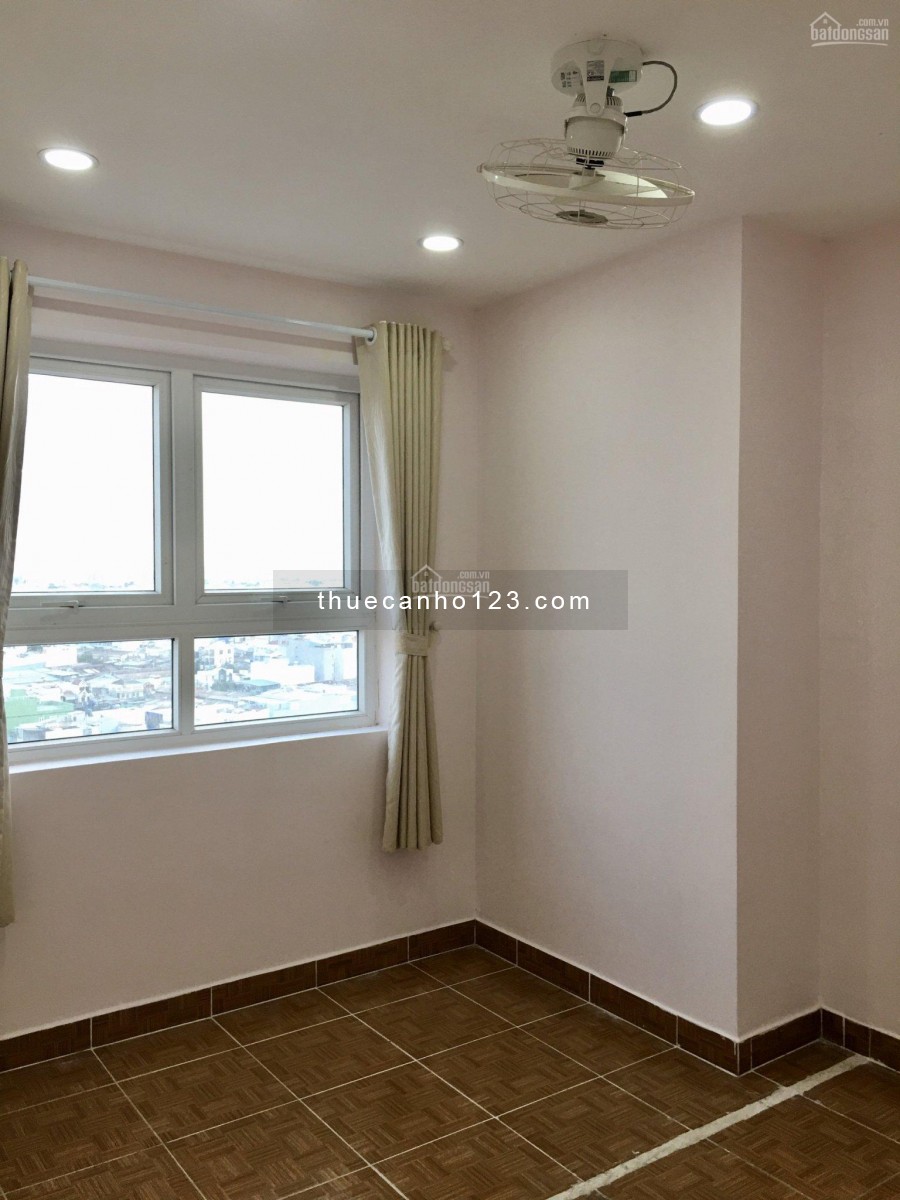 Mình cần cho thuê căn hộ 8X Tân Phú rộng 65m2, 2 PN, có nội thất, giá 6.5 triệu/tháng