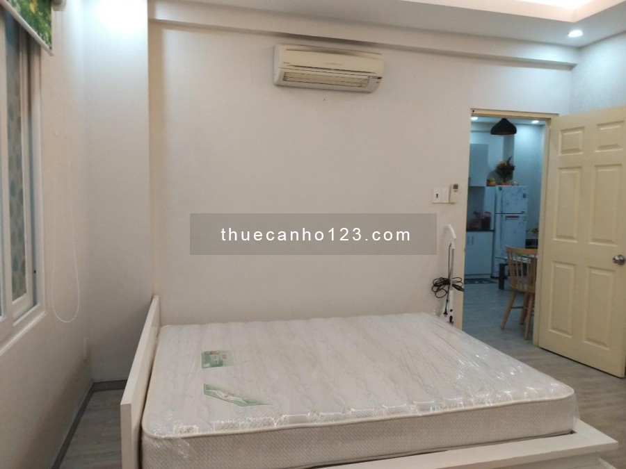 Cần cho thuê căn hộ Chung cư Tôn Thất Thuyết, Quận 4. DT: 65m2, 2Pn, 1WC