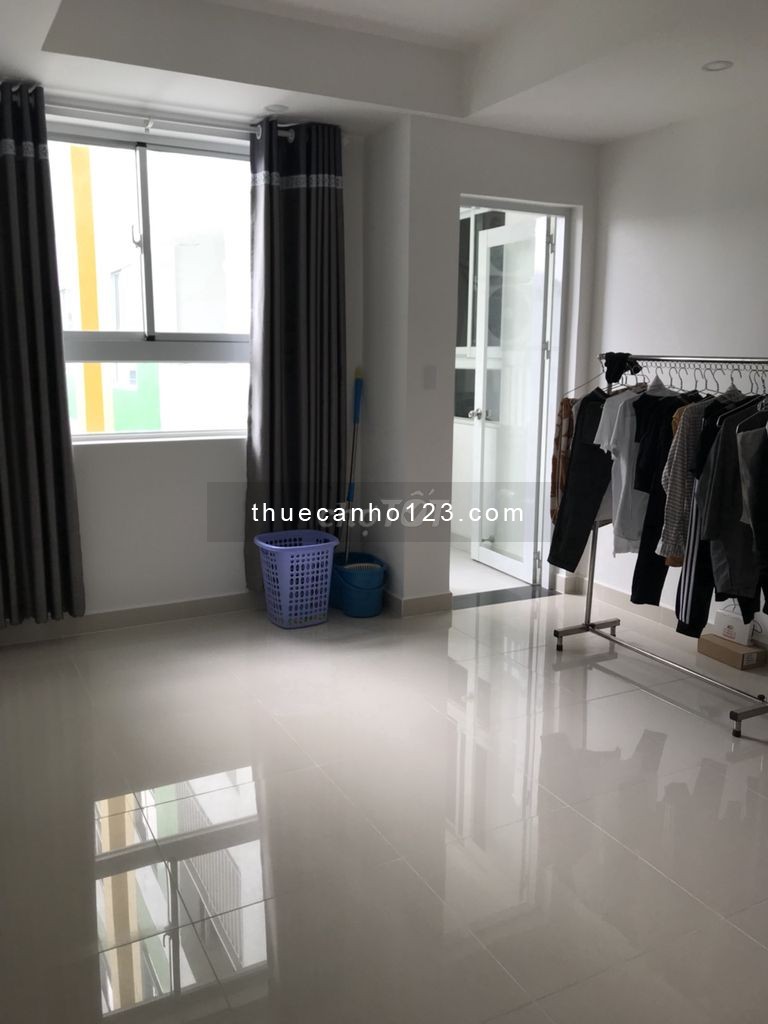 Cần cho thuê căn hộ 2 phòng ngủ diện tích 70m2 tại đường Âu Cơ Quận Tân Phú thuộc dự án chung cư Melody Residences