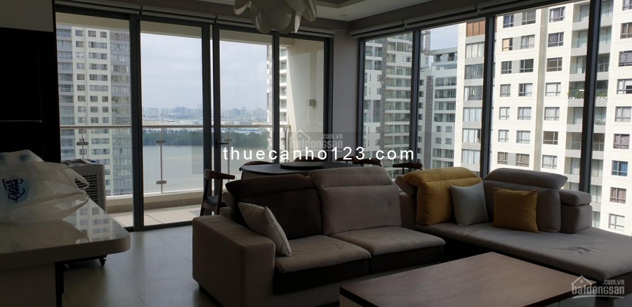 Cho thuê căn hộ cao cấp tiện nghi tại Đảo Kim Cương, Căn 3 phòng ngủ có 1 phòng làm việc và 2 nhà vệ sinh. Giá hợp lý