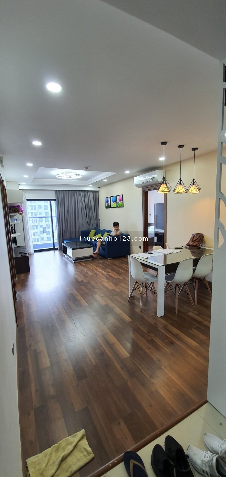 Cho thuê căn hộ 136 Hồ Tùng Mậu diện tích 120m2 full đồ