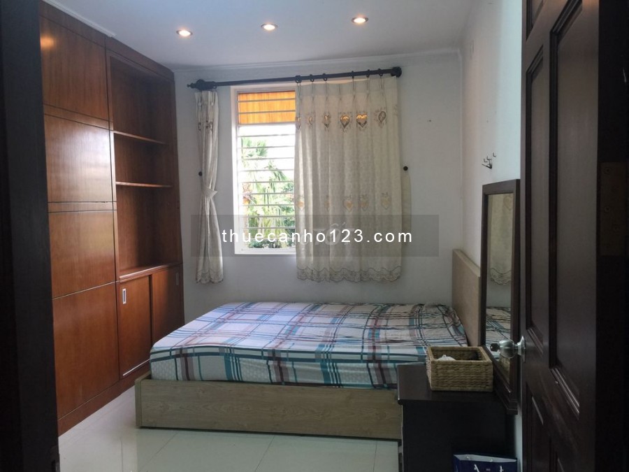 Chính chủ cần cho thuê căn hộ 91m2 bao gồm 3 phòng ngủ tại chung cư Nguyễn Ngọc Phương