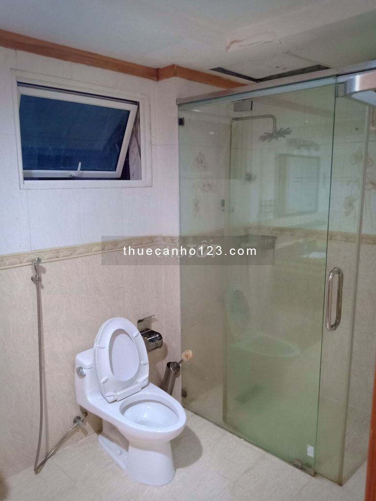 Cần cho thuê căn hộ 3 phòng ngủ tại Huyện Nhà Bè thuộc dự án chung cư Phú Hoàng Anh giá thuê 11 triệu/tháng