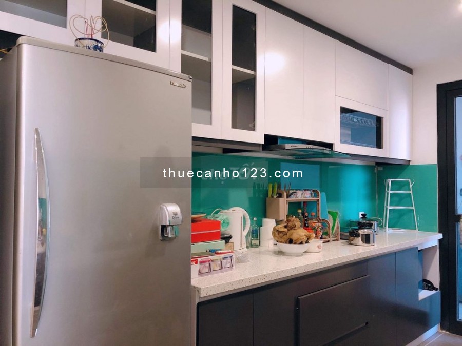 Cho thuê căn hộ chung cư cao cấp 90m2, 2pn, nội thất tại 181 Trần Quốc Vượng