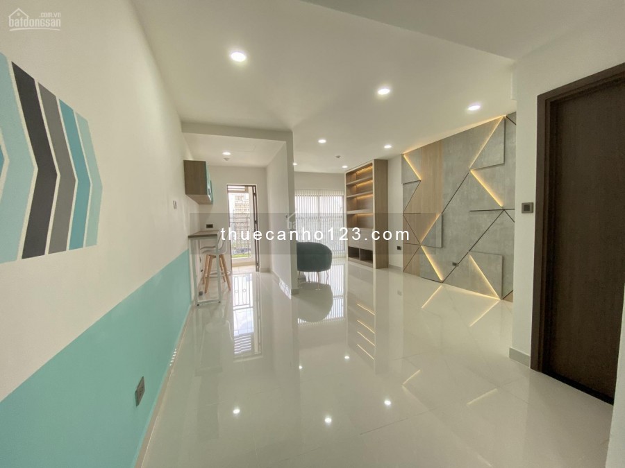Cho thuê căn hộ Officetel rộng 43m2, 1 PN, có sẵn đồ dùng, giá 12 triệu/tháng, cc Saigon Royal