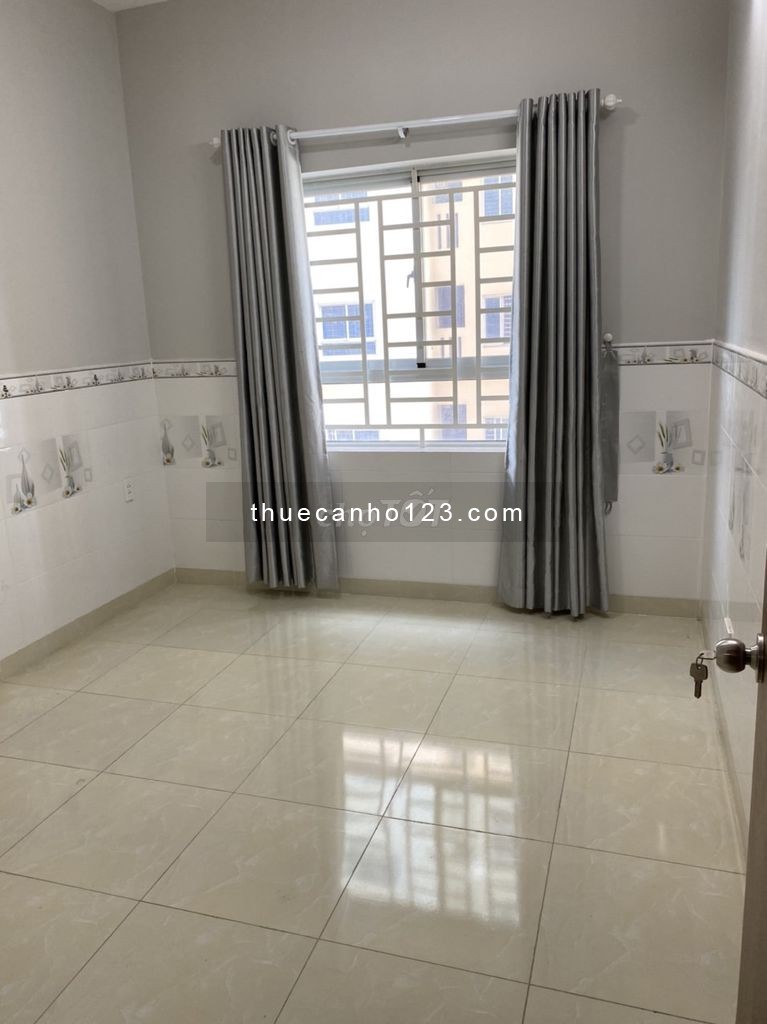 Cho thuê căn hộ chung cư Quân Khu 7, 70m2, 2PN, 2WC, Nhà đang trống dọn vào ở được ngay