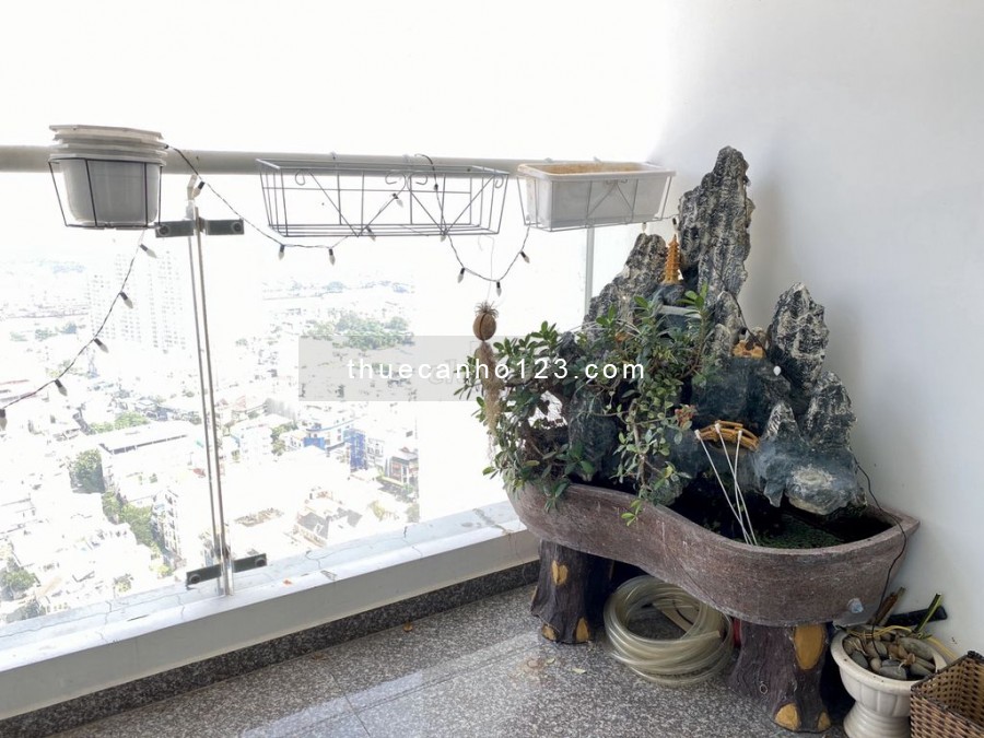 Cho thuê căn hộ tầng cao tại chung cư Hoàng Anh Thanh Bình, 92m2, 2PN, 2WC