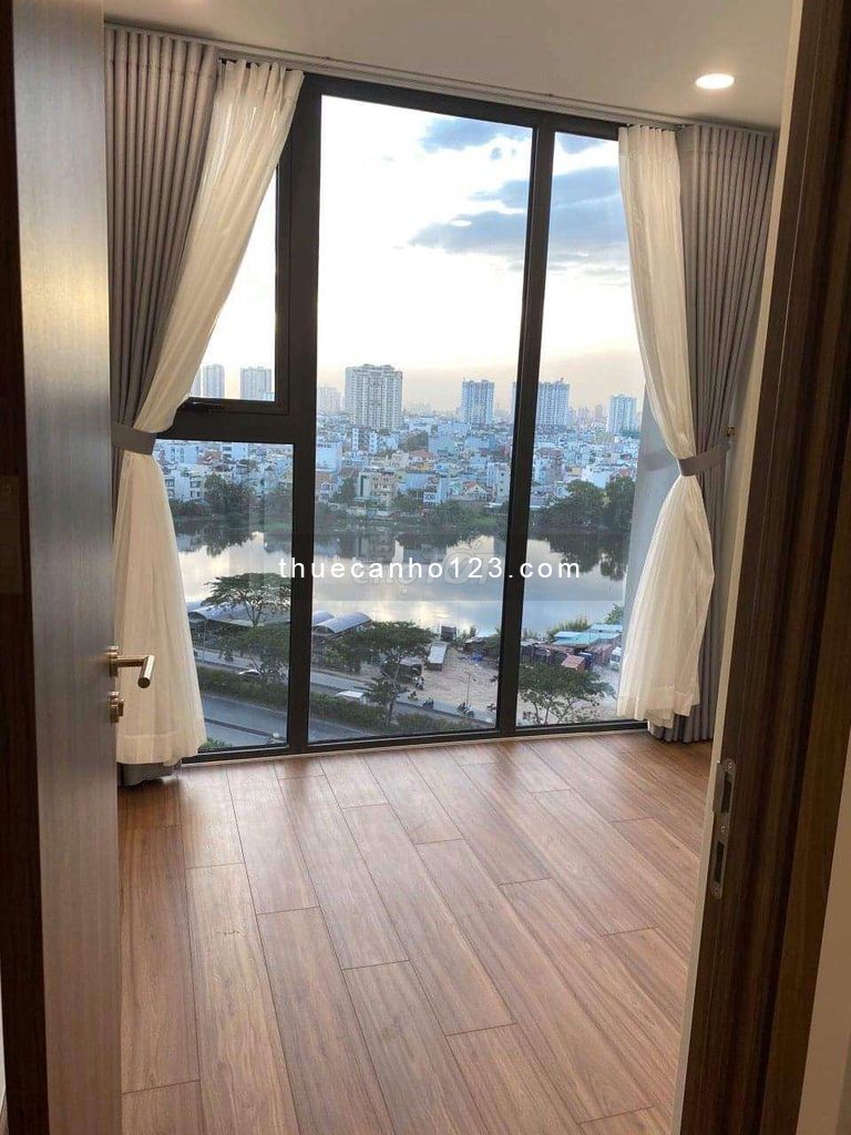 Cần cho thuê căn hộ 3 phòng ngủ, rộng rãi, thoáng mát, tầng vừa trong chung cư Eco Green Sài Gòn