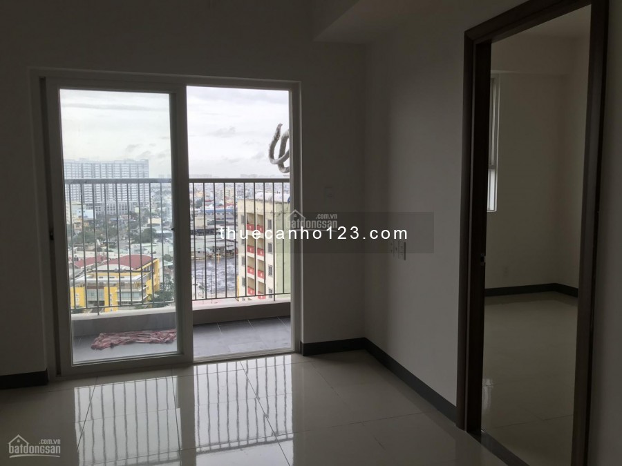 Có căn hộ tầng cao Quận Bình Tân cần cho thuê giá 5.5 triệu/tháng, dtsd 50m2, lh 0705421818